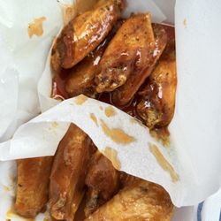 Wingaholic - Honey hot lemon pepper, texas gold