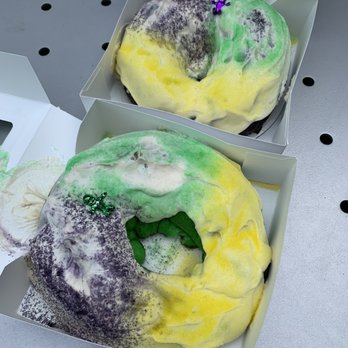 Mr. Bubbles Cafe - @nolabunmi Ube and Pandan King Cakes! - Vietnamese Near Me - New Orleans, Louisiana Mr. Bubbles Cafe - @nolabunmi Ube and Pandan King Cakes! - Vietnamese Near Me - New Orleans, Louisiana