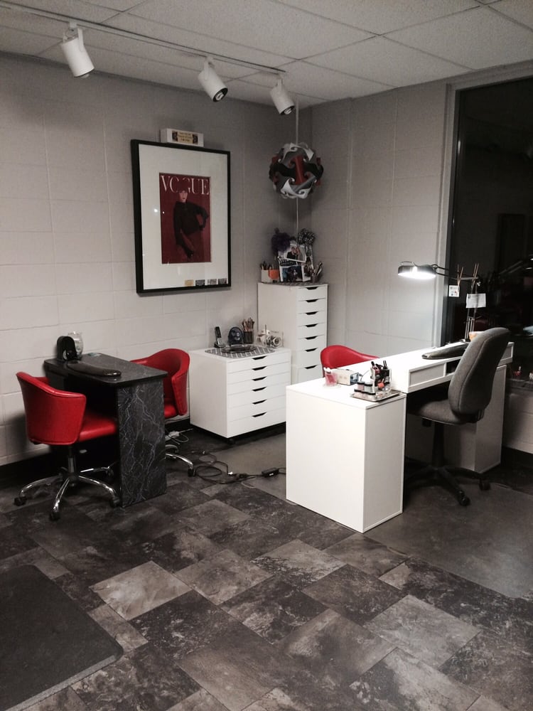 NIKKI’S SALON Updated October 2024 32 Photos 1115 Walnut St, Terre Haute, Indiana Nail