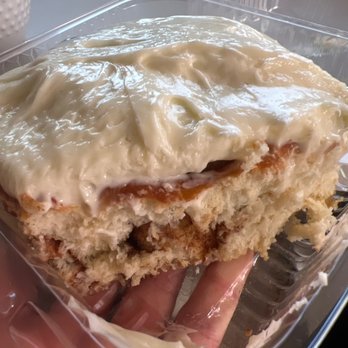 Izzio Bakery - Massive cinnamon rolls! - Bakeries Near Me - Denver, Colorado