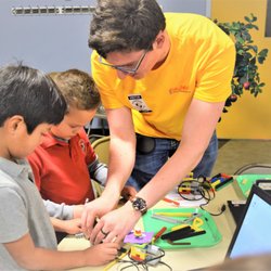 IntelliBricks - Learn properties of engineering hands-on!