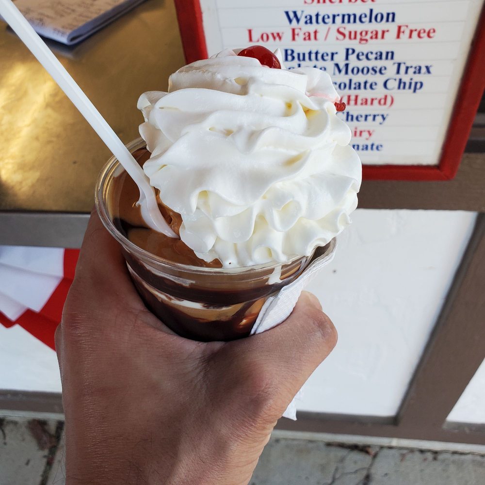 Cascades Ice Cream Company Logo