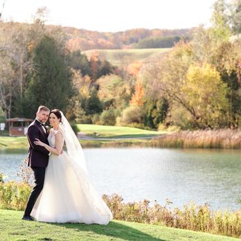 Hockley Valley Resort - Wedding couple - Resorts Near Me - Mono, Ontario