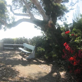 Palisades Bluffs Park - north end of the park - Parks Near Me - Pacific Palisades, California Palisades Bluffs Park - north end of the park - Parks Near Me - Pacific Palisades, California