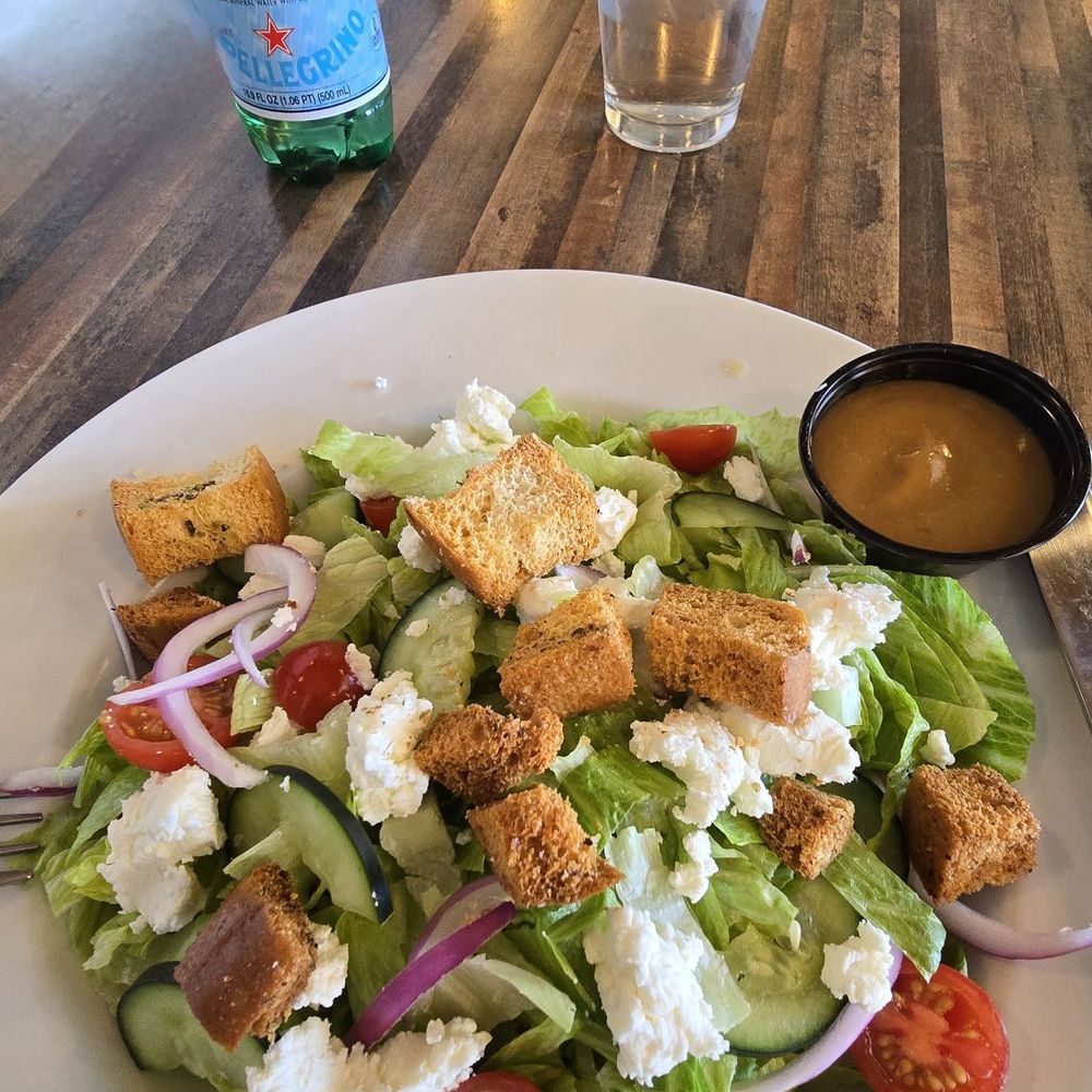 Wonderland Cafe & Lodge - Fresh ingredients - Cafes Near Me - Gardiner, Montana Wonderland Cafe & Lodge - Fresh ingredients - Cafes Near Me - Gardiner, Montana