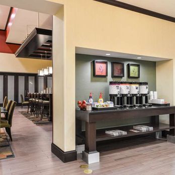 Hampton Inn & Suites Big Spring - Breakfast Area - Hotels Near Me - Big Spring, Texas