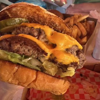 Betty's Burgers Joint - Burgers Near Me - Honolulu, Hawaii Betty's Burgers Joint - Burgers Near Me - Honolulu, Hawaii