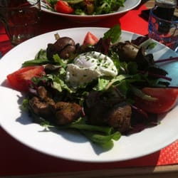 Une bonne salade aux foies de volaille