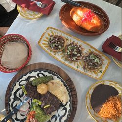 Los Amores De Julia - Brunch items