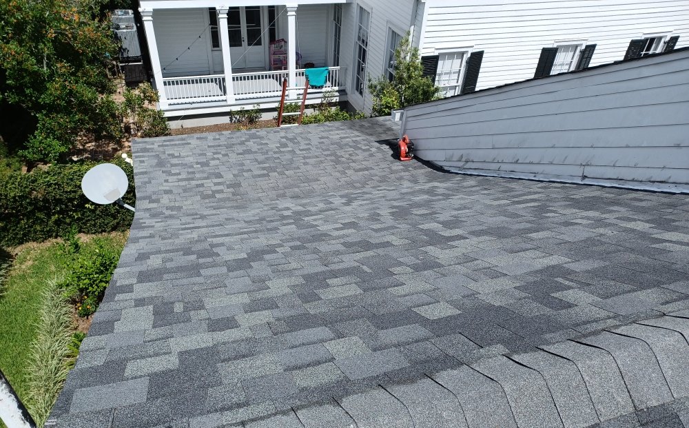 Slide of R.Leons Construction