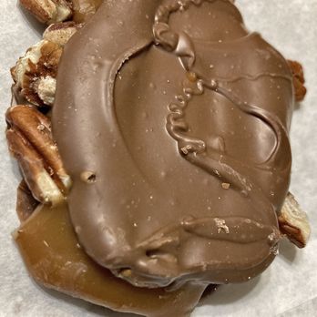 roundabout sweets & treats - Caramel pecan turtle! So nice... - Desserts Near Me - Yucaipa, California roundabout sweets & treats - Caramel pecan turtle! So nice... - Desserts Near Me - Yucaipa, California