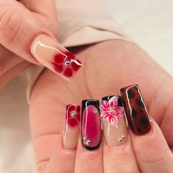 LT Nails