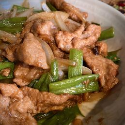 Stir-Fried Angus beef with Scallions葱爆安格斯牛眼 Stir-Fried Angus beef with Scallions葱爆安格斯牛眼