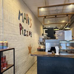 Mark's Pizza - Inside