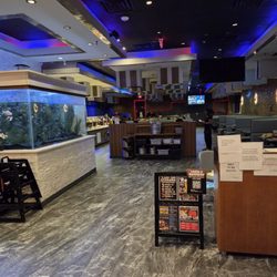 901 Hotpot and Korean BBQ - Huge fish tank as you enter and large seating area