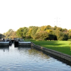 Lee and Stort Navigations - The Lee Navigation at Waltham Town Lock, looking upstream.