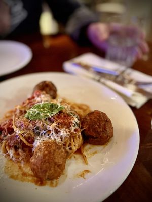Wolfgang Puck Bar & Grill by null