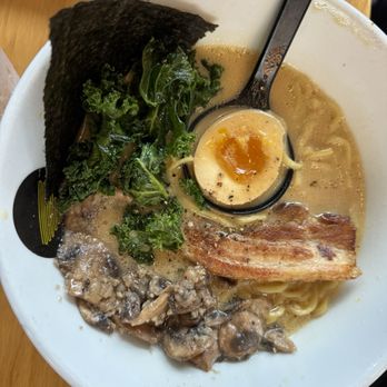 Silverlake Ramen - Garlic Truffle - Ramen Near Me - Kirkland, Washington Silverlake Ramen - Garlic Truffle - Ramen Near Me - Kirkland, Washington