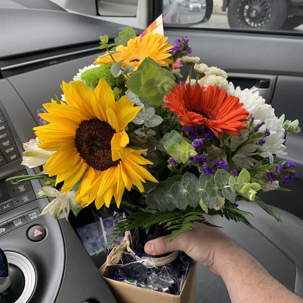 Capri Flowers - Florists Near Me - Orange, California