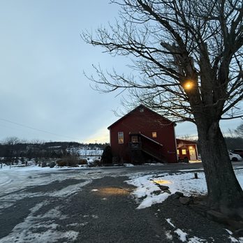 Unionville Vineyards - Wineries Near Me - Ringoes, New Jersey