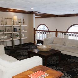 The Colonial Hotel - Upper Business Lounge area