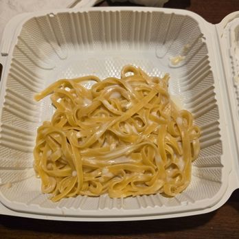 Fresco Italian Restaurant - Fettuccini Alfredo - Italian Near Me - Honolulu, Hawaii Fresco Italian Restaurant - Fettuccini Alfredo - Italian Near Me - Honolulu, Hawaii