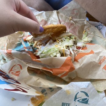 Taco Bell - Deluxe Cravings Box - Fast Food Near Me - Orlando, Florida