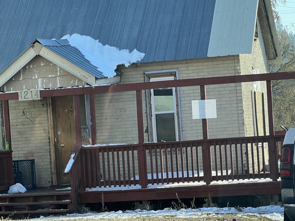 ANGEL’S DOGGY DAYCARE AND BOARDING Updated September 2024 1214 E