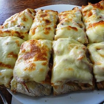 La Estancia Parrilada Pizzeria - Uruguayan style pizza!! - Pizza Near Me - Elizabeth, New Jersey La Estancia Parrilada Pizzeria - Uruguayan style pizza!! - Pizza Near Me - Elizabeth, New Jersey