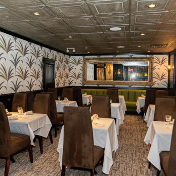Manhattan Manor - Private dining room for groups of up to 24 - Venues & Event Spaces Near Me - New York, New York Manhattan Manor - Private dining room for groups of up to 24 - Venues & Event Spaces Near Me - New York, New York