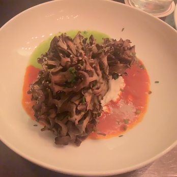 Santaella - ''HEN OF THE WOODS MUSHROOM'' ASADA SOBRE QUESO DE CABRA EN VINAGRETA DE JALAPENO Y REDUCCION DE PIMIENTO DEL PIQUILLO - Puerto Rican Near Me - San Juan, Puerto Rico