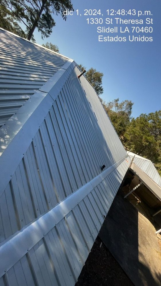 Slide of Juan Aguirre Roofing And Construction