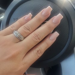Feliz Nail - Nude color dip nails!