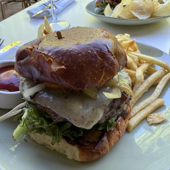 Jake's - Burger - New American Near Me - Palm Springs, California