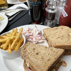 Harvey & Son - Falafel sandwich