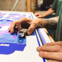 Print NW - Quality checking a packaging job.