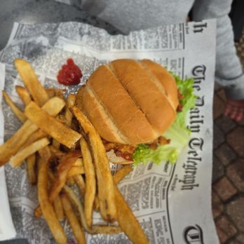 Captain’s Den - Chicken sandwich - Cafes Near Me - Newport News, Virginia Captain’s Den - Chicken sandwich - Cafes Near Me - Newport News, Virginia