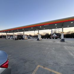 Parker's Pit Stop - Pumps
