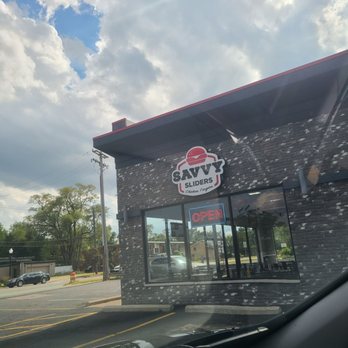 Savvy Sliders - Outside - American Near Me - Ferndale, Michigan