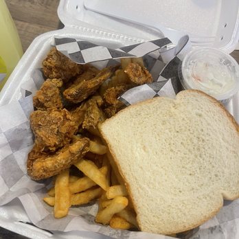 Harold's Chicken Shack - Chicken Wings Near Me - Chicago, Illinois Harold's Chicken Shack - Chicken Wings Near Me - Chicago, Illinois