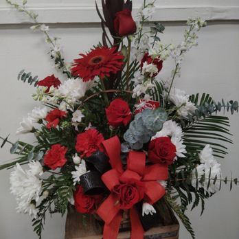 Flowers By The Neuse - Florists Near Me - Clayton, North Carolina Flowers By The Neuse - Florists Near Me - Clayton, North Carolina