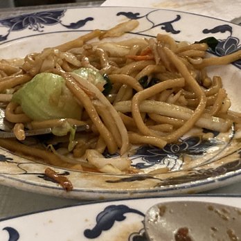 Soo Yuan Restaurant - Chicken chow mein - Chinese Near Me - Calistoga, California