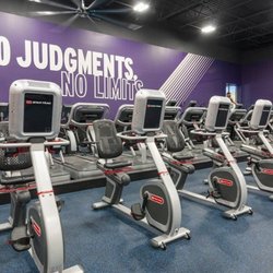 Crunch Fitness - Arboretum