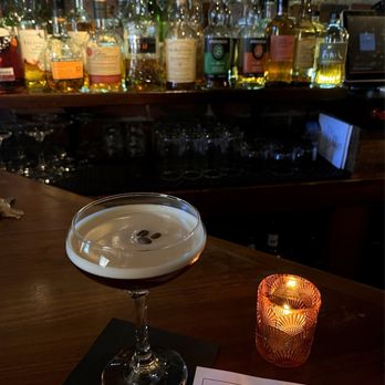 Bathtub Gin - Beautiful and damned cocktail - Cocktail Bars Near Me - Seattle, Washington
