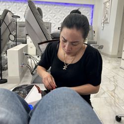 Euphoria Nail Bar - This is the tech who tortured me
