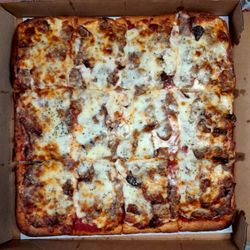 Tony D's Pizza - Sicilian with sausage well done cooked to perfection!!