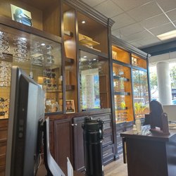 Optom-Eyes Vision Care Optometry - Mission Valley