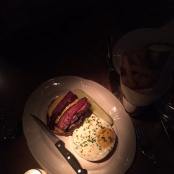 Au Cheval - Single Cheeseburger w/ bacon and an egg - Bars Near Me - Chicago, Illinois Au Cheval - Single Cheeseburger w/ bacon and an egg - Bars Near Me - Chicago, Illinois