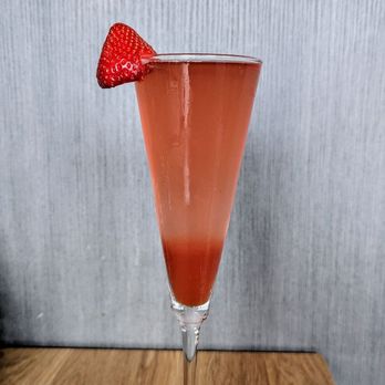 Broken Yolk Cafe - Blissful bellini - American Near Me - Buena Park, California Broken Yolk Cafe - Blissful bellini - American Near Me - Buena Park, California