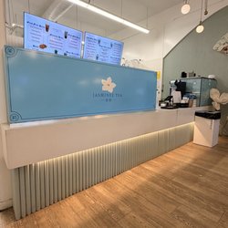 Molly Jasmine Tea Shoppe - Interior